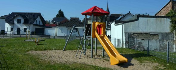 Kripp: Spielplatz Am Badenacker Kripp: Spielplatz Am Badenacker