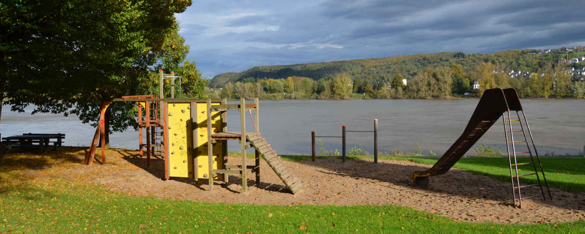 Remagen: Spielplatz Rheinpromenade Remagen: Spielplatz Rheinpromenade