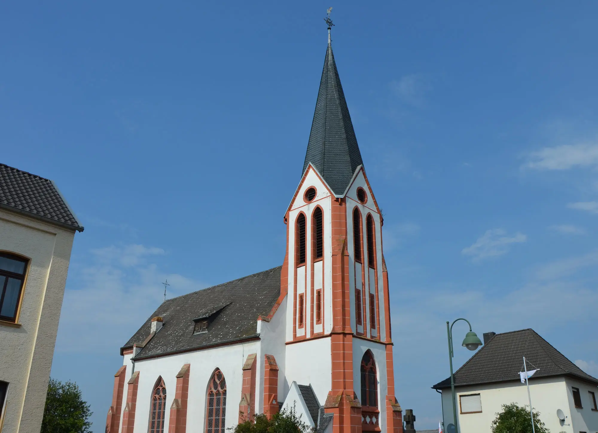 Pfarrkirche St. Gertrudis und Friedhofskapelle St. Gertrudis