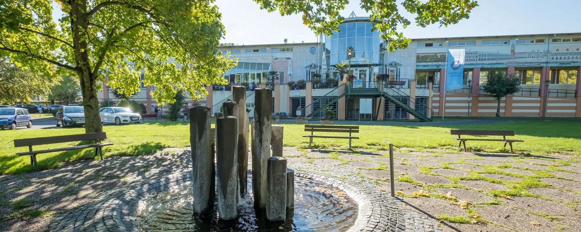 Therme in Bad Hönningen (Andreas Pacek, fototour-deutschland.de/Romantischer Rhein Tourismus GmbH (CC BY 4.0 https://creativecommons.org/licenses/by/4.0/)