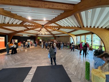 Zahlreiche Stände im Foyer Zahlreiche Stände im Foyer