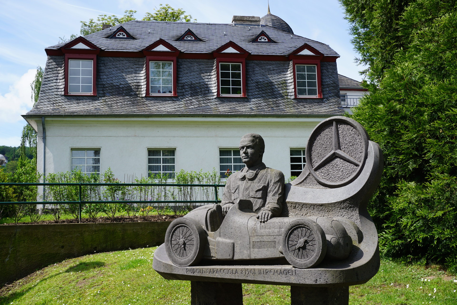 Caracciola Statue im Deichweg Caracciola Statue im Deichweg